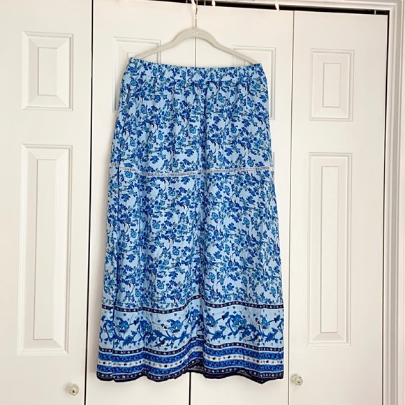 BloomChic Floral Midi Skirt - Picture 3 of 4
